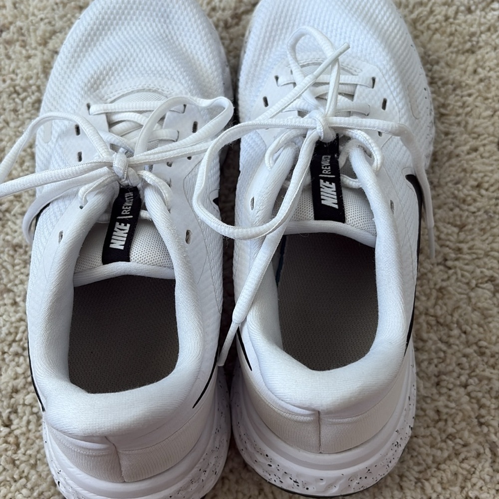 Nike Revolution Women’s White and Black Running Shoes size 9.5 - Picture 8 of 9